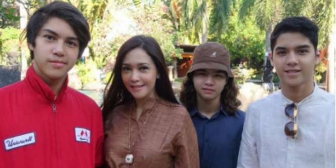 Maia Puji Ketampanan Tiga Putranya di Acara Mulan Jameela
