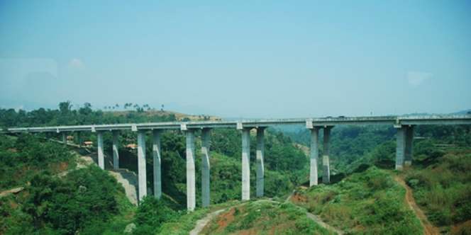 Jembatan Cisomang Cipularang Bisa Dilewati Kendaraan Kecil