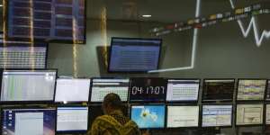Aksi Jual Jelang Penutupan Seret Indeks Syariah Tiarap