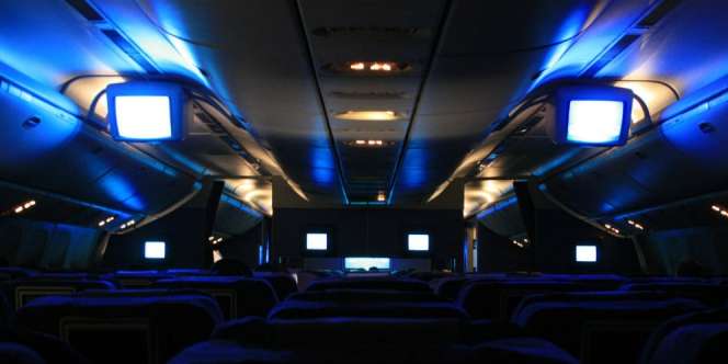 Terkuak, Alasan Lampu Kabin Diredupkan Tiap Take Off & Landing