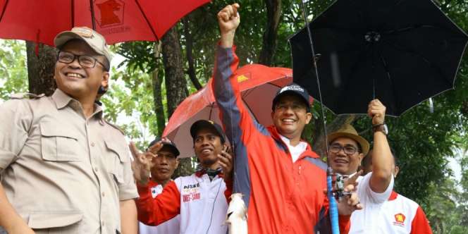 Mancing bareng Relawan, Anies Akan Siapkan `Kolam` untuk Warga