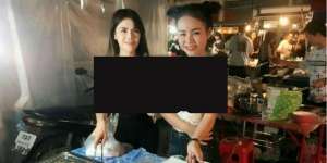 Gadis Cantik Tukang Pisang Goreng Bikin Netizen Heboh