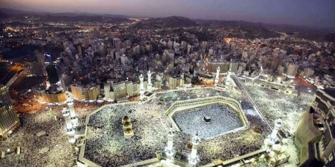 Ini Alasan Pesawat Dilarang Melintas di Atas Masjidil Haram