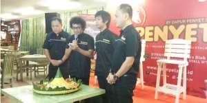 Cabai Mahal Tak Urungkan Rian D'Masih Buka Warung Makan Pedas