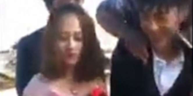 Tamu Sumpalkan Angpau di Daerah Terlarang Pengantin Wanita