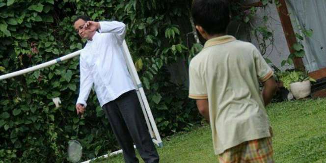 Ini yang Dilakukan Ibunda Saat Anies Dikeroyok Teman-temannya