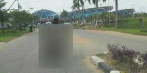 Mengejutkan! Pengakuan Wanita yang Naik Motor Tanpa Busana