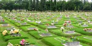 Politisi Korup Minta Dikubur dengan Uang untuk Suap Tuhan