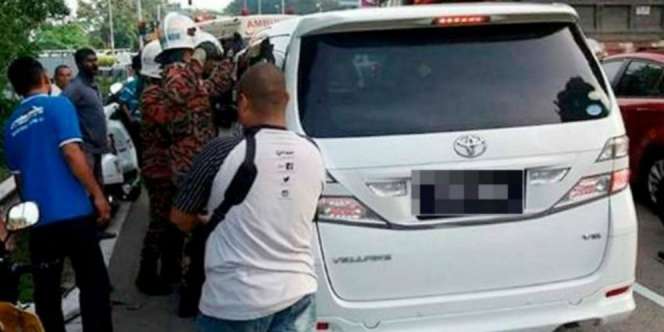 Dikira Sudah Mati, Pengemudi Mobil Mewah Itu Ternyata...