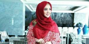 `Syahrini` Berhijab Itu Bernama Inggrid Kansil