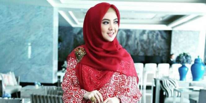`Syahrini` Berhijab Itu Bernama Inggrid Kansil