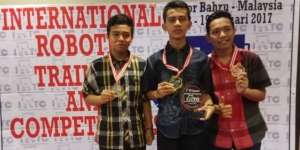 Siswa Madrasah Sabet Juara Kontes Robot Dunia