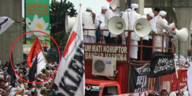 NF, Pembawa Merah Putih Bertuliskan Arab Dibekuk
