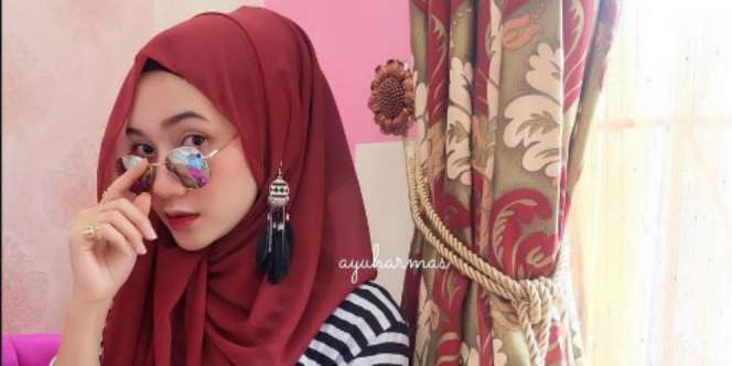 Tutorial Hijab Mengkreasikan Pasmina Polos Lebih Stylish