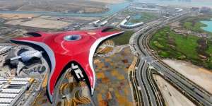 Kerennya Ferrari World, Taman Hiburan Indoor Terbesar di Dunia