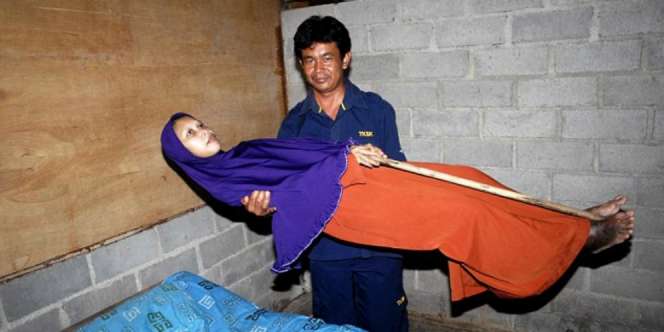 Wanita `Patung` Sragen Disorot Dunia