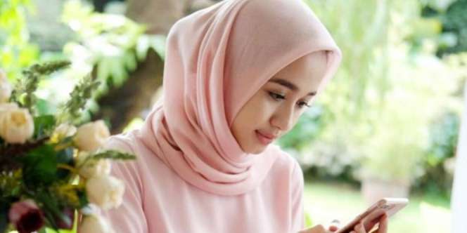 10 Cara Simple Agar Selalu Terlihat Cantik Tanpa Makeup