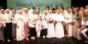 Tangis Haru Banjiri Acara `Umroh Bareng Ibu`