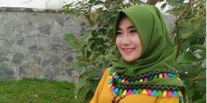 DIY: Membuat Hijab Tassel yang Kekinian