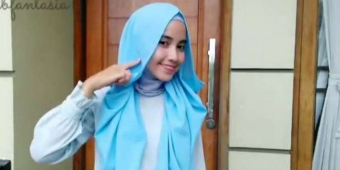 Cuma 10 Detik! Tutorial Hijab Cantik untuk Kondangan