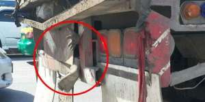 Heboh Truk Sampah Angkut Potongan Kaki & Tangan Manusia