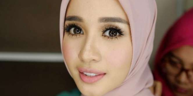 Serba Pink, Cantiknya Laudya Cynthia Bella Saat Lamaran