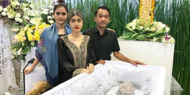 Wajah Sembab, Ruben Onsu Berduka Ditinggal Sang Ayah