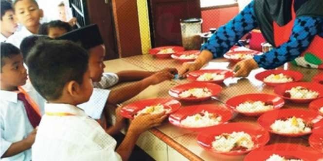Yatim Bersaudara Bertahan Hidup dari Pensiunan Almarhum Ayah