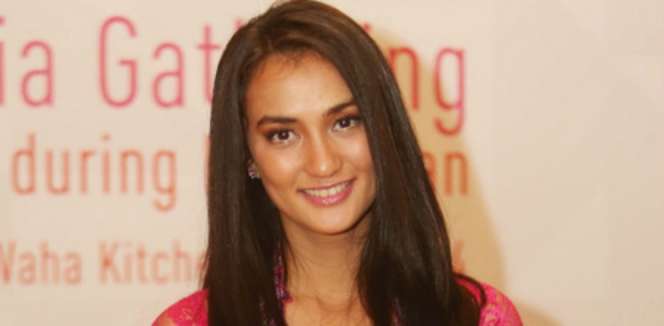 Cerita Bunda Atiqah Hasiholan Heboh Tahu Putrinya Hamil