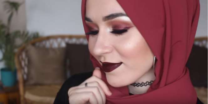 Nabiila Bee: Riasan Wajah Ala Rocker dengan Dua Gaya Berbeda