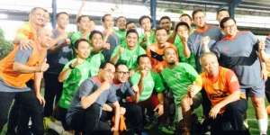 Video Gaya Pemanasan Presiden Jokowi Sebelum Tanding Futsal