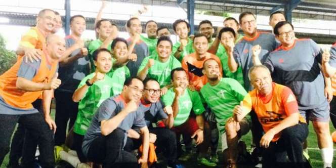 Video Gaya Pemanasan Presiden Jokowi Sebelum Tanding Futsal