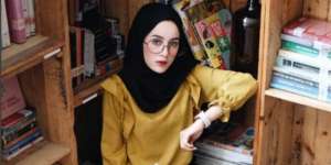 Perhatikan 5 Tips Memakai Atasan Ruffle yang Benar