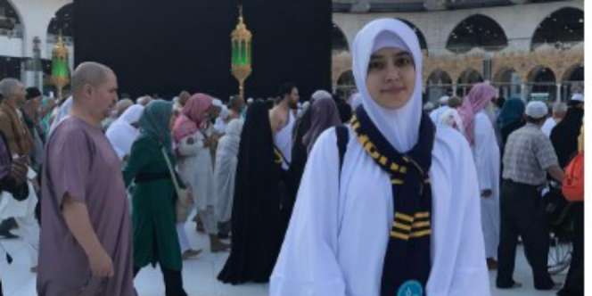 Mantap Berhijab, Fairuz A Rafiq Pilih Gaya Simpel Minimalis