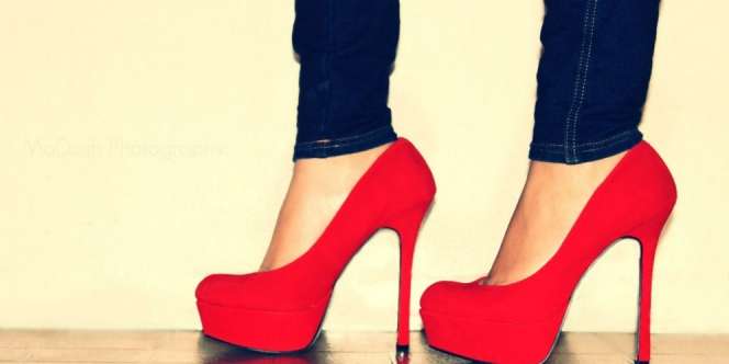 Ini Bahaya Pakai High Heels Terlalu Lama...