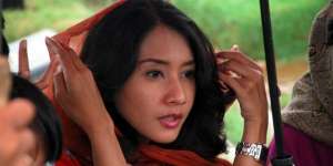 Lama Tak Muncul, Cut Memey Muncul dengan Kabar Mengejutkan