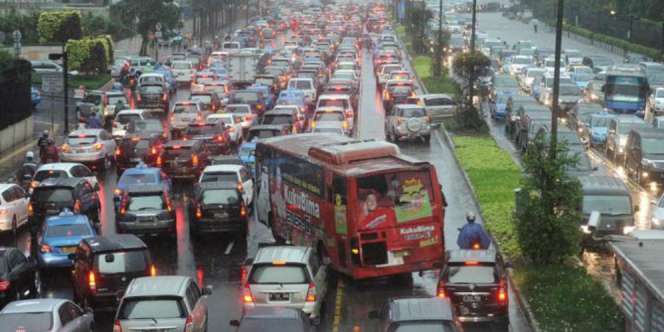 Mulai Hari Ini, Contraflow Cawang-Semanggi Berlaku