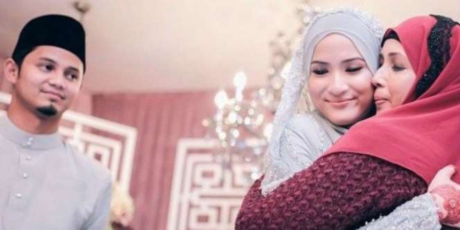 Cara Bijak Hadapi Ibu Mertua yang Suka Bicara 'Nyelekit'