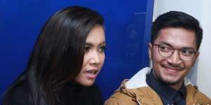 Sebelum Menikah, Denada dan Ihsan Tarore Siapkan Rumah Baru