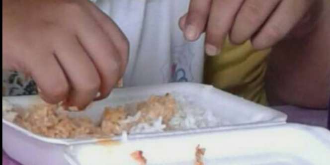 Syok! Lihat Harga & Makanan yang Dijual di Kantin Sekolah