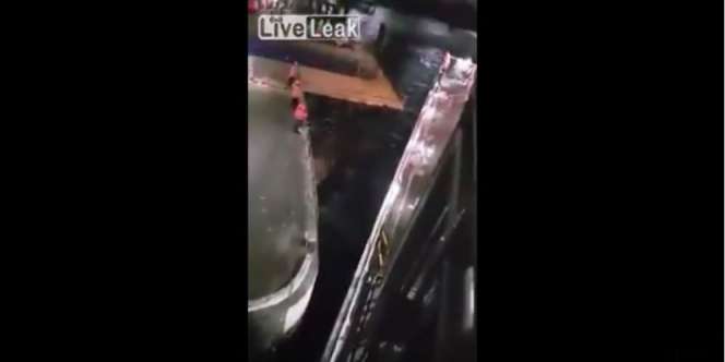 Detik-detik Menegangkan Kapal Ferry Tabrak Dermaga