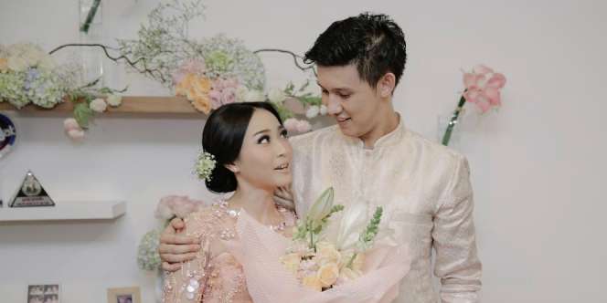 Tangis Haru Rinni 'Idol' Saat Dilamar Jevin Julian