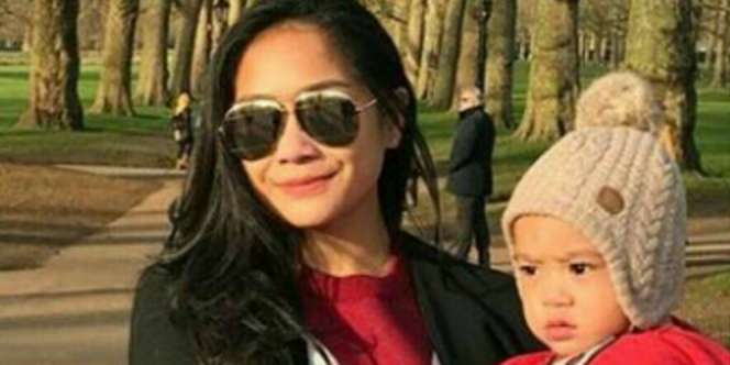 Harga Baju Nagita Slavina Bikin Shock