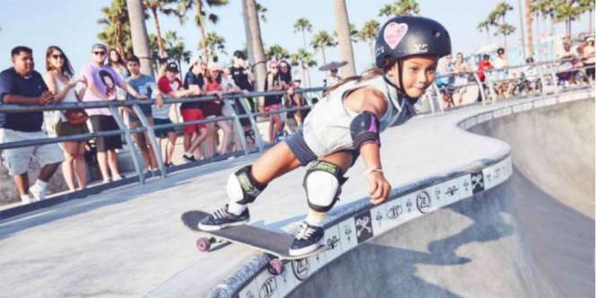 Sky, Si Gadis Mungil Penakluk Papan Skate