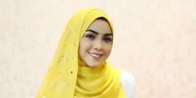 Tutorial Hijab Cantik untuk Temani Harimu