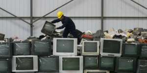 30 Tahun Terselip di TV Bekas, Uang Rp1 M Balik ke Pemiliknya