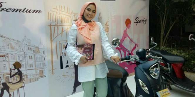Tips Berkendara Aman dan Tetap Modis untuk Perempuan Berhijab