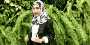 #HOTD: Blazer Hitam untuk Acara Formal dari Lifya Audia