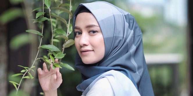 Zyta Delia: Koleksi Scarf Terbaru, Anggun dan Menawan