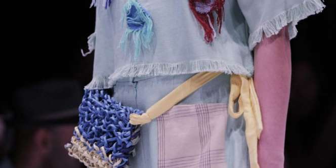 LEKAT Bawa Tenun Baduy ke London Fashion Week AW 17